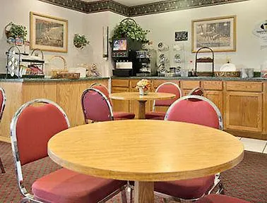 Surestay Plus Hotel By Best Western Bettendorf 